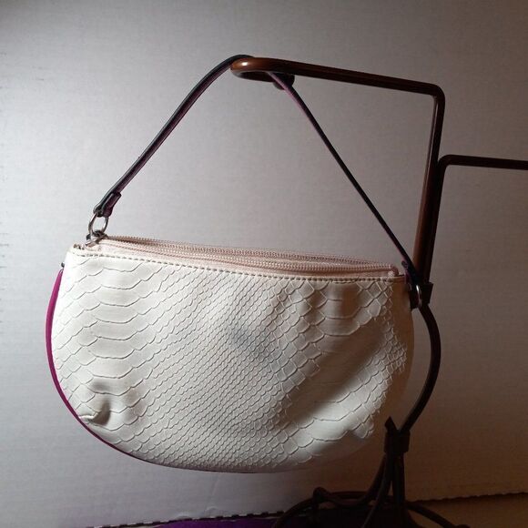 Guess Wristlet & Wallet Cottagecore Wedding Prom - Picture 5 of 14